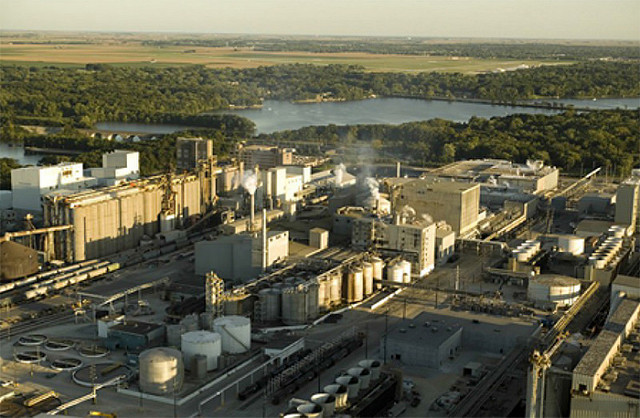ADM’s Agricultural Processing and Biofuels Plant, Decatur, IL. Photo: Department of Energy
