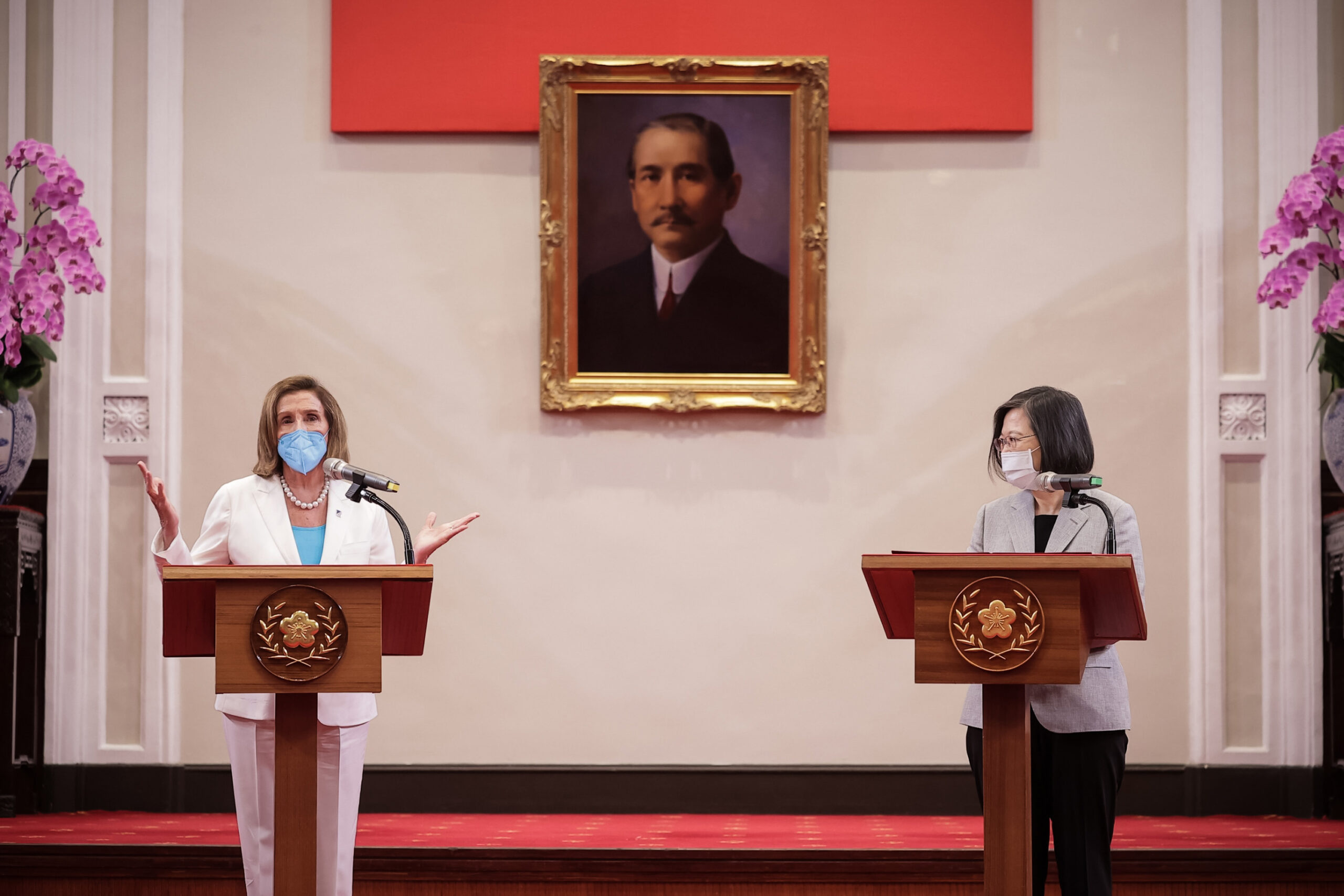 Pelosi discussing china relations with taiwan