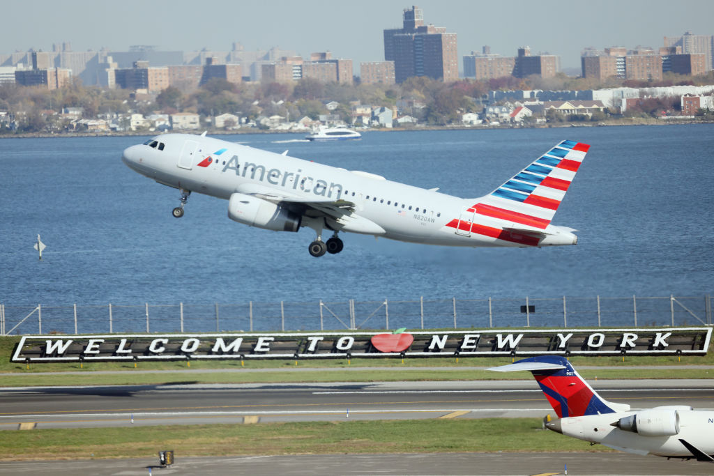 Image of American Airlines plane